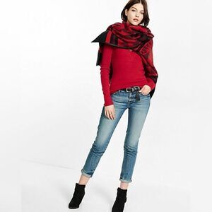 ✨Fitted V-Neck Sweater✨ 